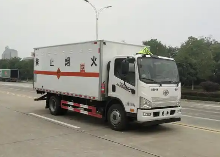 碌曲爆破器材运输车可以上高速吗？